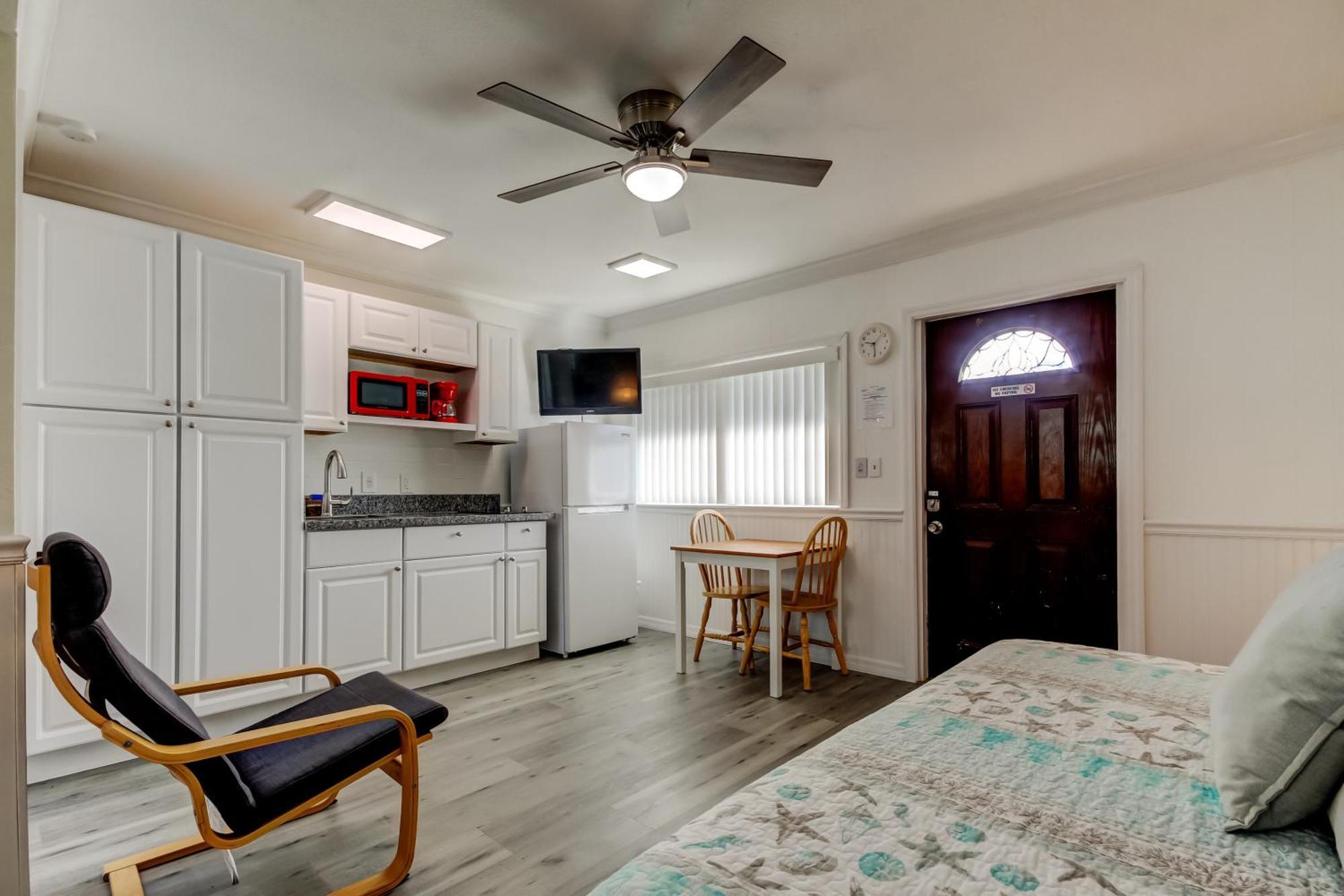 Carousel Suites -Redington Shores Exterior photo