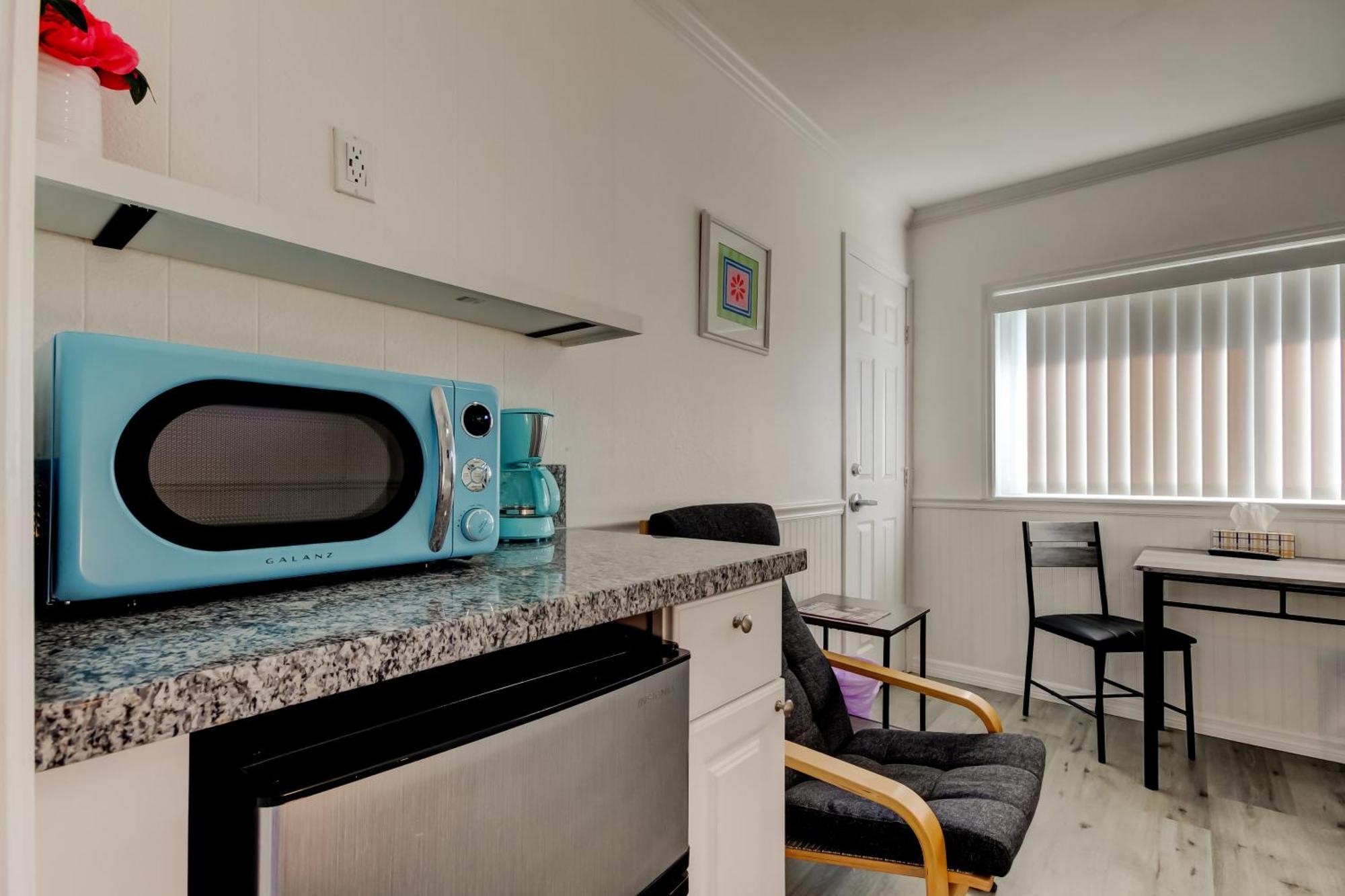 Carousel Suites -Redington Shores Exterior photo